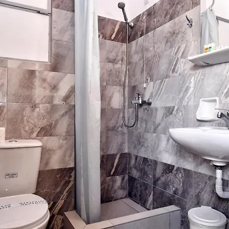 Siagas Hotel Agioi Theodoroi (Corinthia)