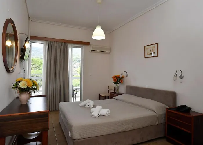 Siagas Hotel Agioi Theodoroi (Corinthia)