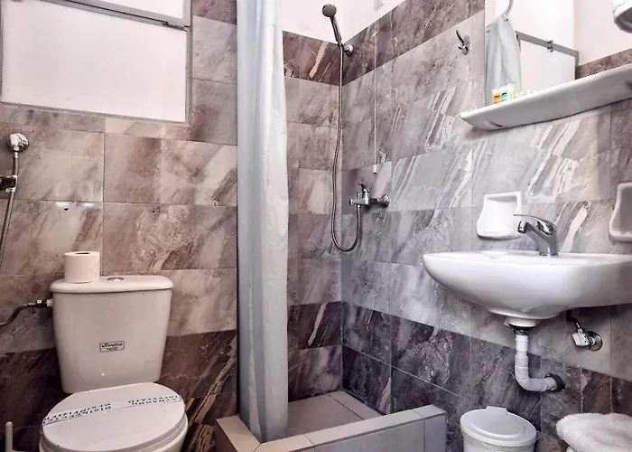 Siagas Hotel Agioi Theodoroi (Corinthia)