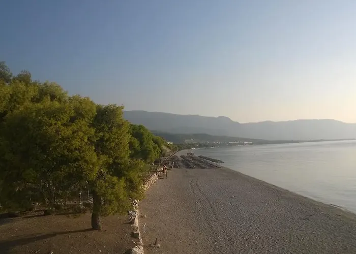 Siagas Hotel Agioi Theodoroi (Corinthia)