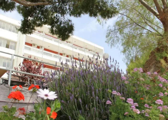 Siagas Hotel Agioi Theodoroi (Corinthia)