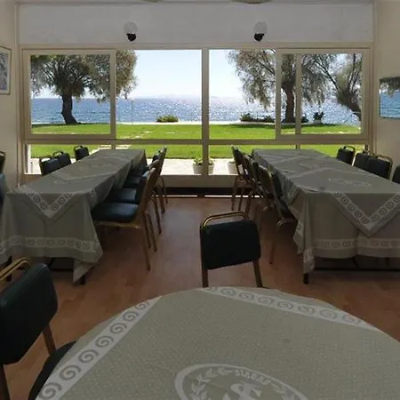 Siagas Beach Hotel Agioi Theodoroi (Corinthia)