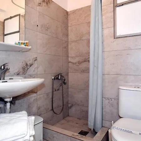 Siagas Agioi Theodoroi (Corinthia)