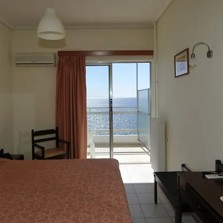 Siagas Beach 3* Agioi Theodoroi (Corinthia)