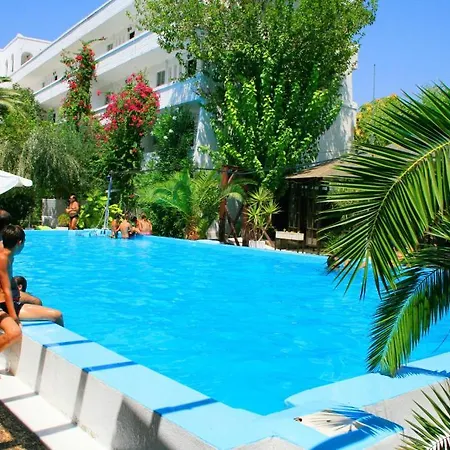 Siagas Beach 3* Agioi Theodoroi (Corinthia)